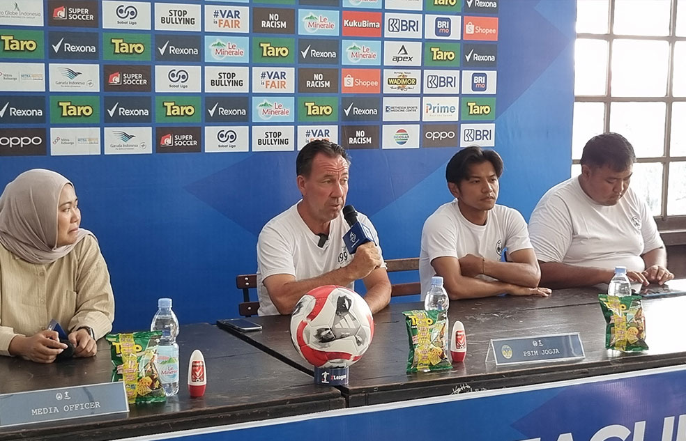 Sesi konferensi pers sebelum pertandingan antara PSIM Jogja melawan Persis Solo