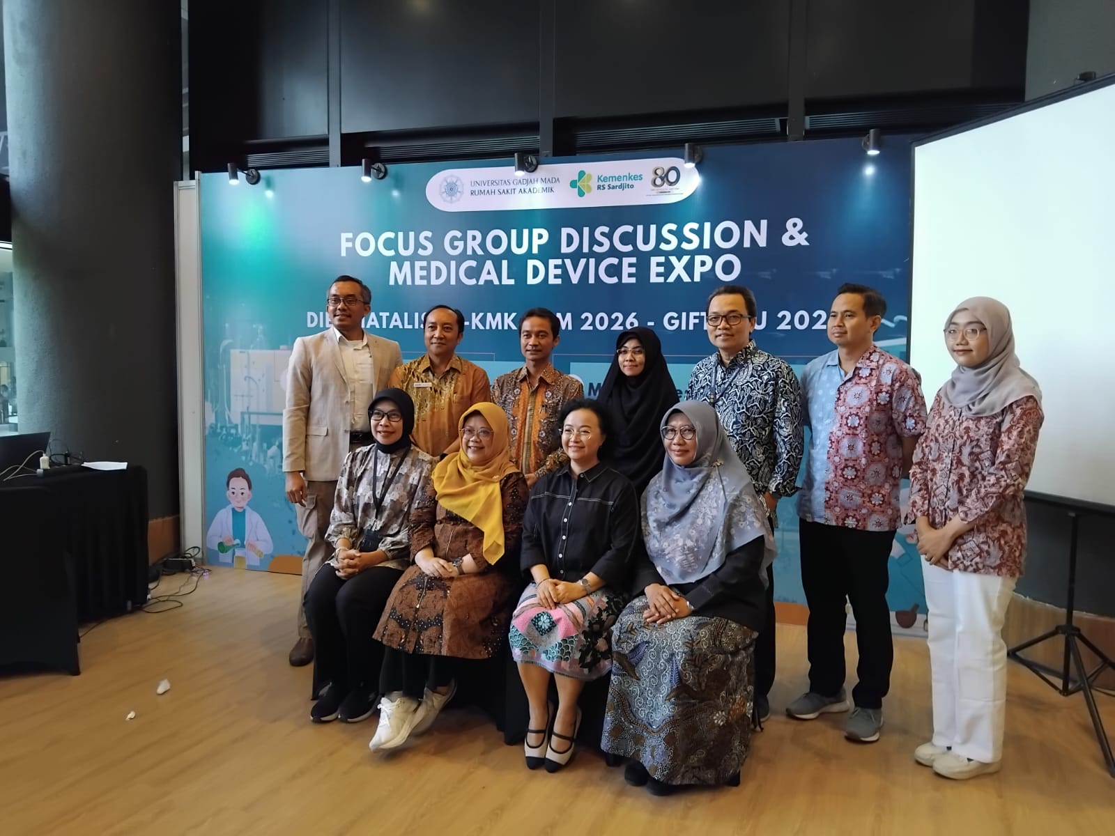 Keterangan Ketua Panitia Dies Natalis, Prof. Retno Sutomo, Wakil Dekan Bidang Penelitian dan Pengembangan FK-KMK UGM, Lina Choridah dan Wakil Rektor Bidang Penelitian, Pe