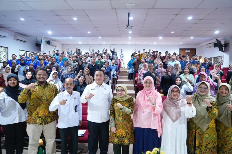 Jajaran pimpinan UMY beserta kepala BNNP DIY dalam acara launching Pengabdian Masyarakat UMY Skema Khusus Kerja Sama BNNP DIY Sabtu (7/2)