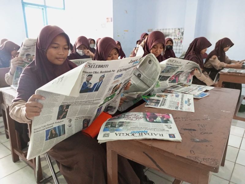 FOKUS: Siswa SMPN 5 Kebumen mengikuti pelatihan jurnalistik sebagi bagian meningkatkan budaya literasi.