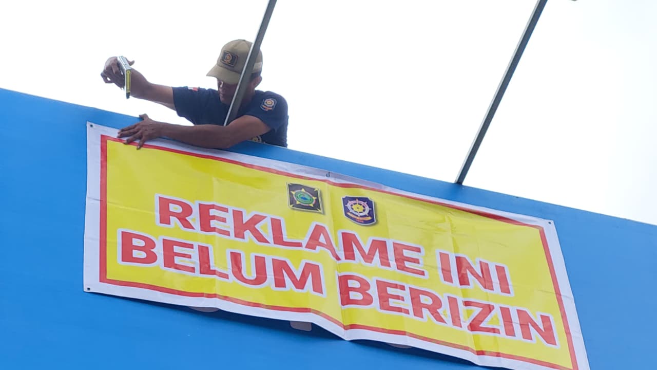 Baliho Ditertibkan