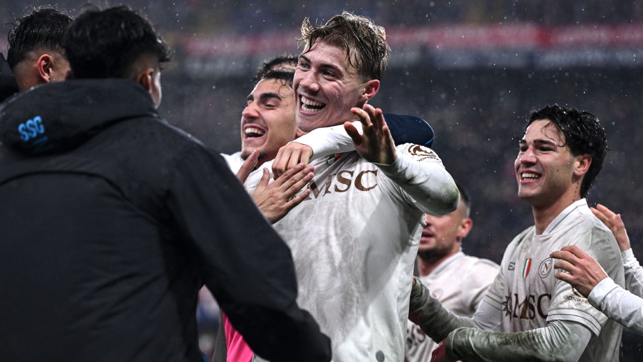 Selebrasi pemain Napoli rayakan gol Rasmus Hojlund dalam kemenangan atas Genoa