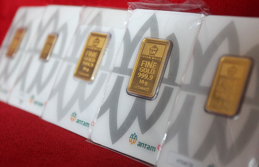 ilustrasi emas antam berbagai ukuran