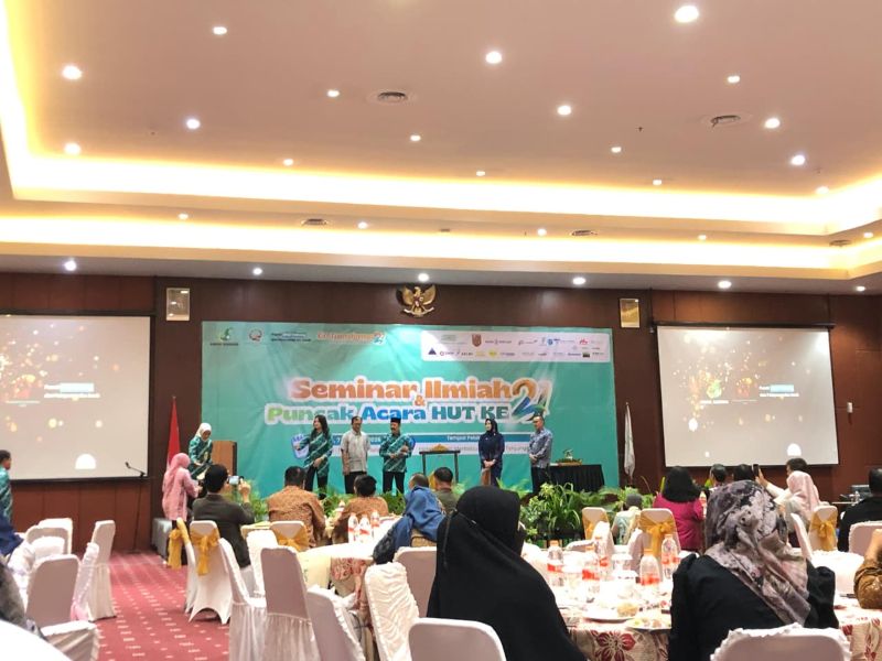 SEREMONIAL: Seminar ilmiah dalam rangka ulang tahun RS Sadewa ke-21. Dalam momen ini, RSKIA Sadewa bertranformasi menjadi RSU Sadewa.