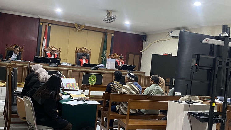 Lanjutan sidang kasus yang menjerat mantan Bupati Sleman, Sri Purnomo di Pengadilan Tipikor Jogja, Senin (9/2/2026).