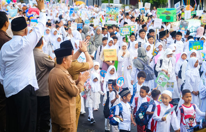 ANTUSIAS: Ribuan pelajar mengikuti Tarhib Ramadan di kawasan Alun-Alun Kota Magelang, Selasa&nbsp;(10/2).
