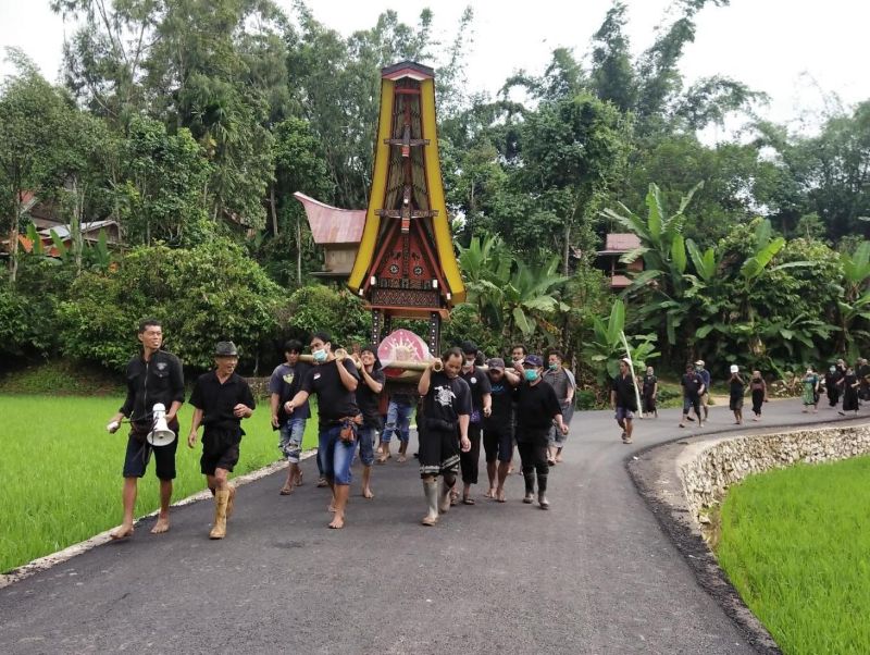 Tradisi Upacara Adat Rambu Solo.
