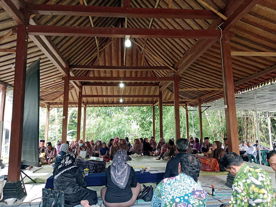 Tinjauan di Sekolah Lansia Kalimasada.