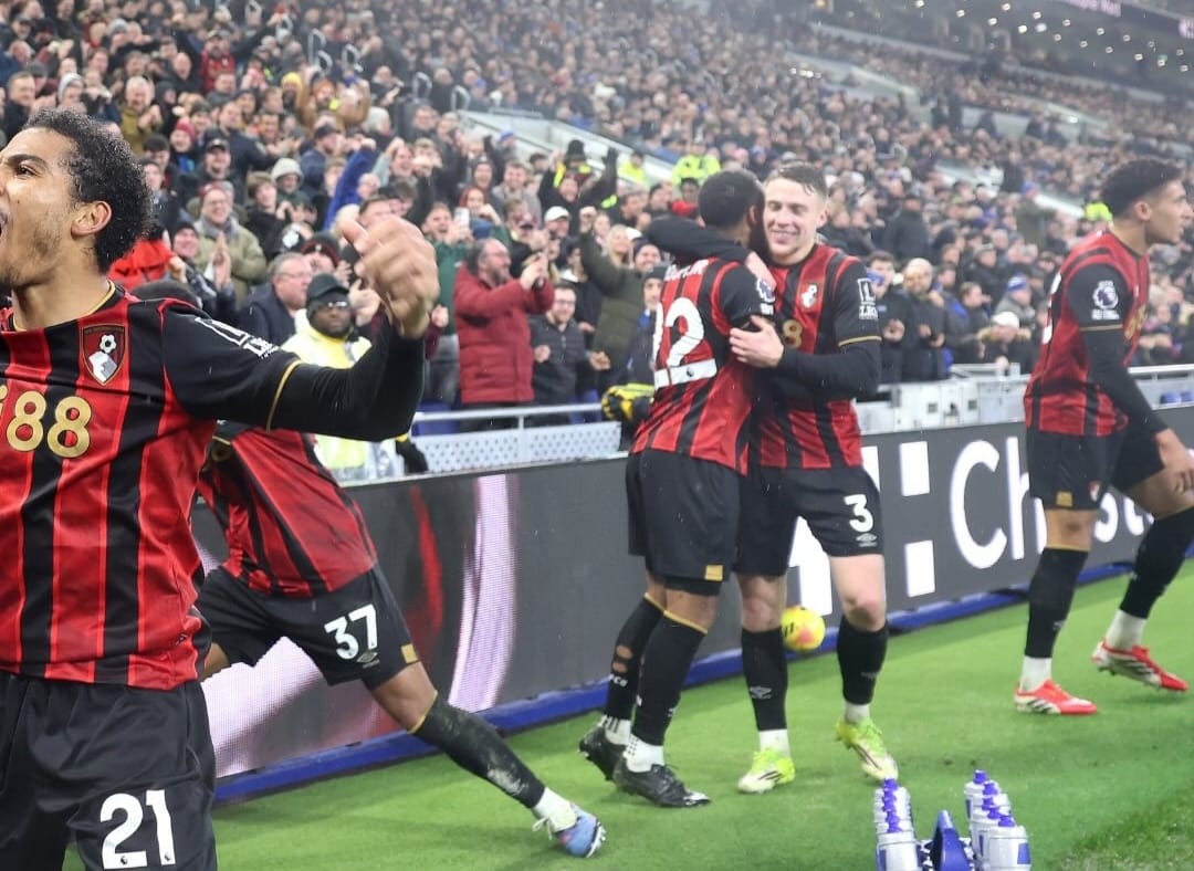 Pemain Bournemouth rayakan kemenangan atas Everton di Hill Dickinson