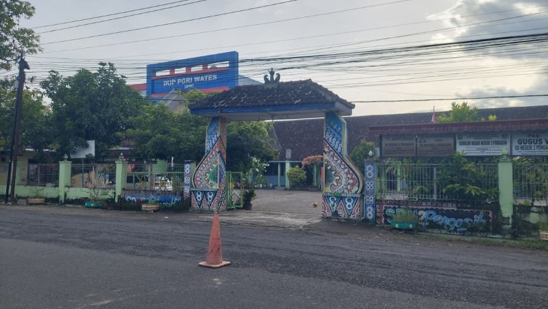 SOROTAN: Sekolah di Kalurahan Margosari masih bewarna dan bermotif geblek renteng.&nbsp;