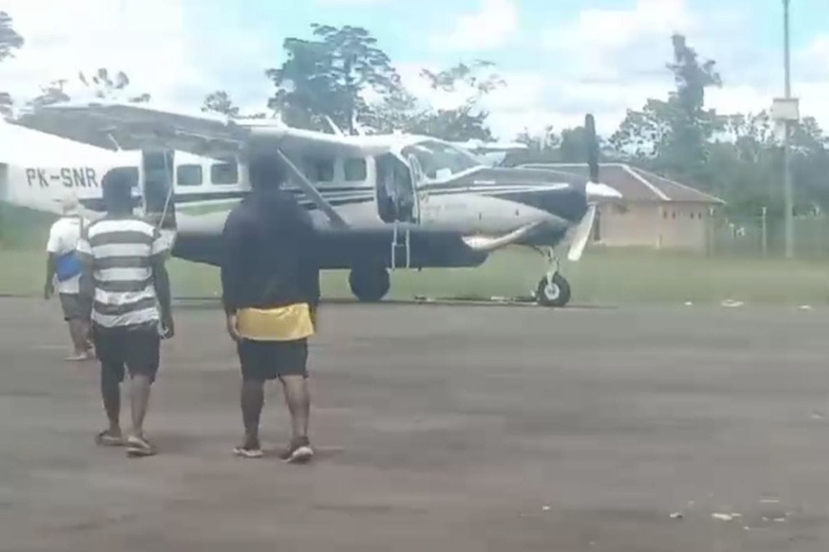 Pesawat PK-SNR rute Tanah Merah - Danawage/Korowai Batu.