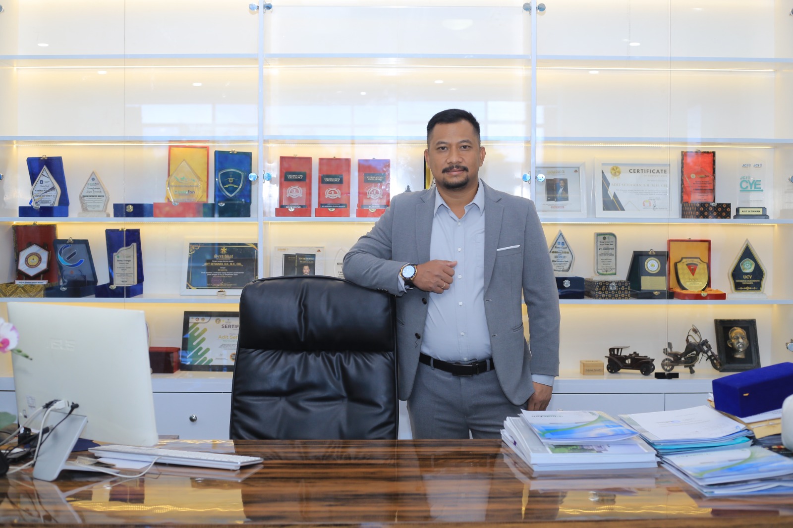 Owner PT. Indonesia Plafon Semesta, Adit Setiawan, S.H., M.H. kini merambah ke sejumlah bisnis di bidang lain