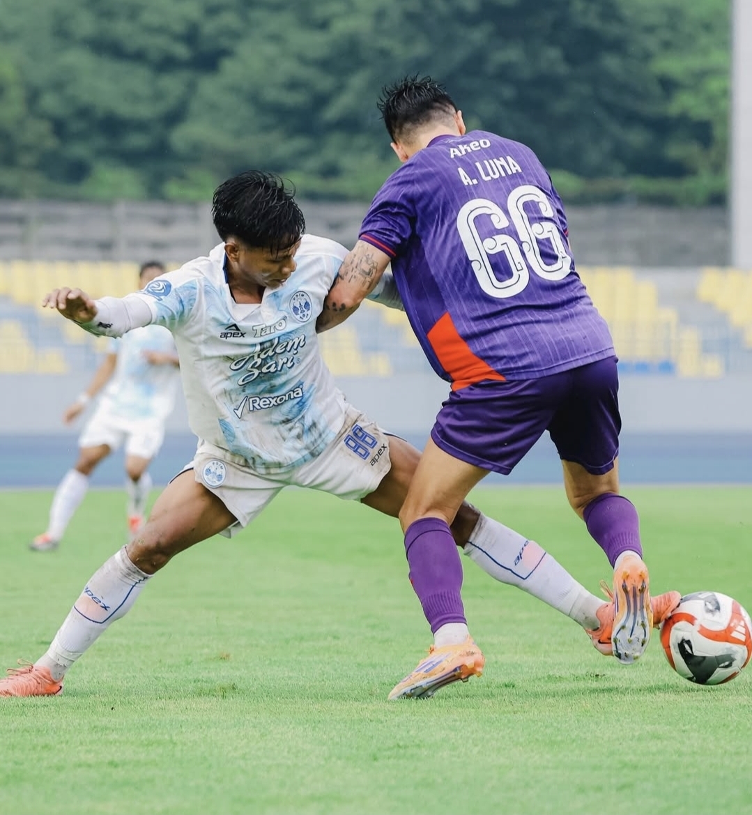 Pemain PSIM Jogja Fahreza Suddin saat melawan Persik Kediri