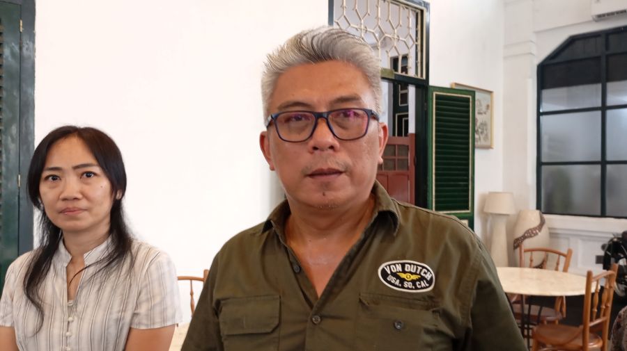 TUNTUT:&nbsp;Kuasa Hukum Korban Penipuan Koperasi PAM Setyo Hadi Gunawan saat ditemui di salah satu cafe di Kemantren Ngampilan, Kota Jogja, Rabu (11/2/2026) lalu.