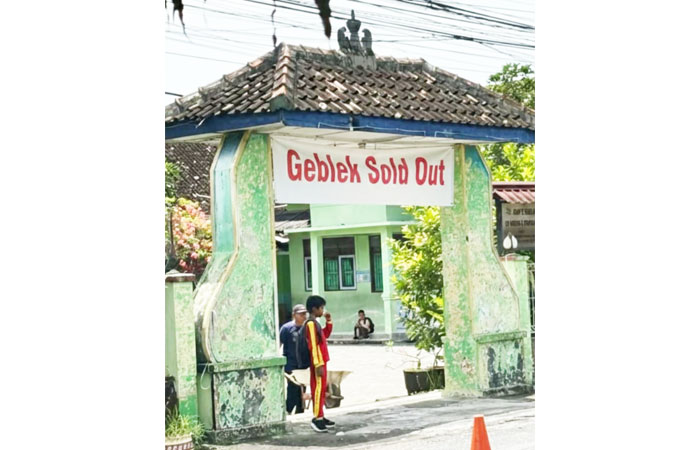 SOROTAN: Salah satu sekolah di Margosari yang diminta mengecat ulang oleh Bupati.