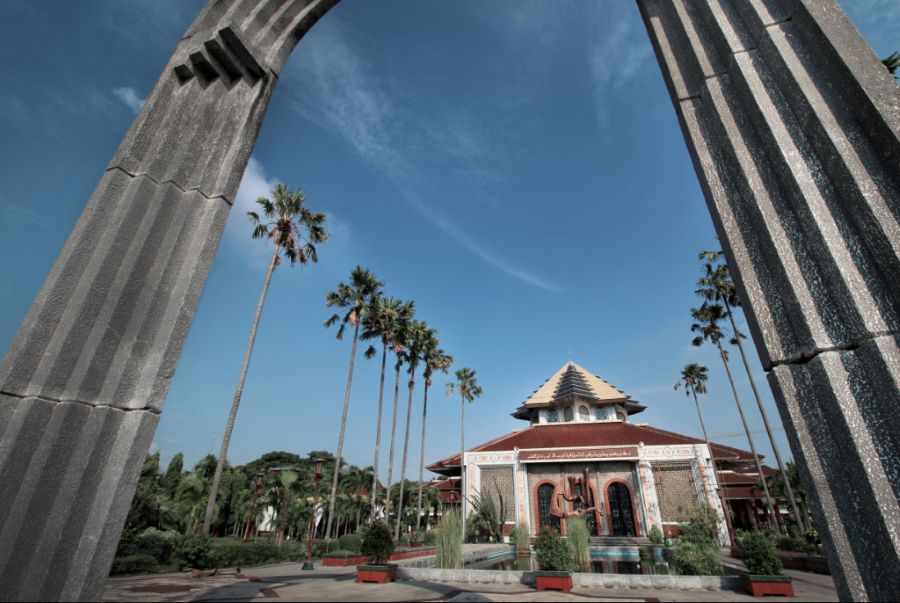Foto Masjid Kampus UGM.