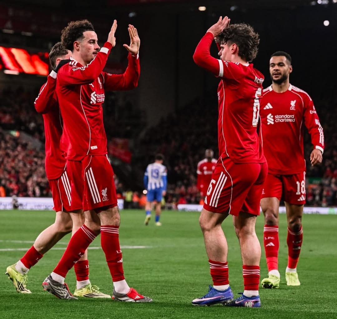 Selebrasi pemain Liverpool setelah Curtis Jones mencetak gol pembuka dalam kemenangan atas Brighton di FA Cup