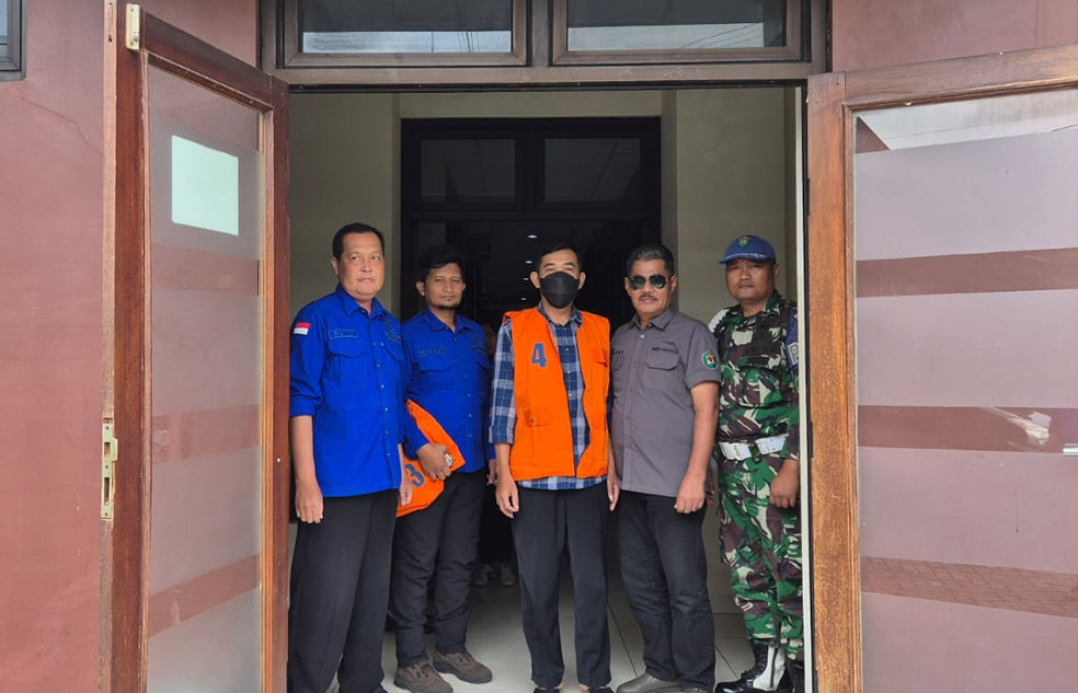 Carik Kalurahan Bohol Kapanewon Rongkop saat berada di Kejari Gunungkidul pada Kamis (13/11).