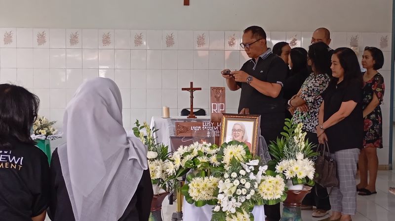BERDUKA: Suasana rumah duka Lusy Laksita di Rumah Sakit Panti Rapih Jogja, kemarin (16/2). siang.