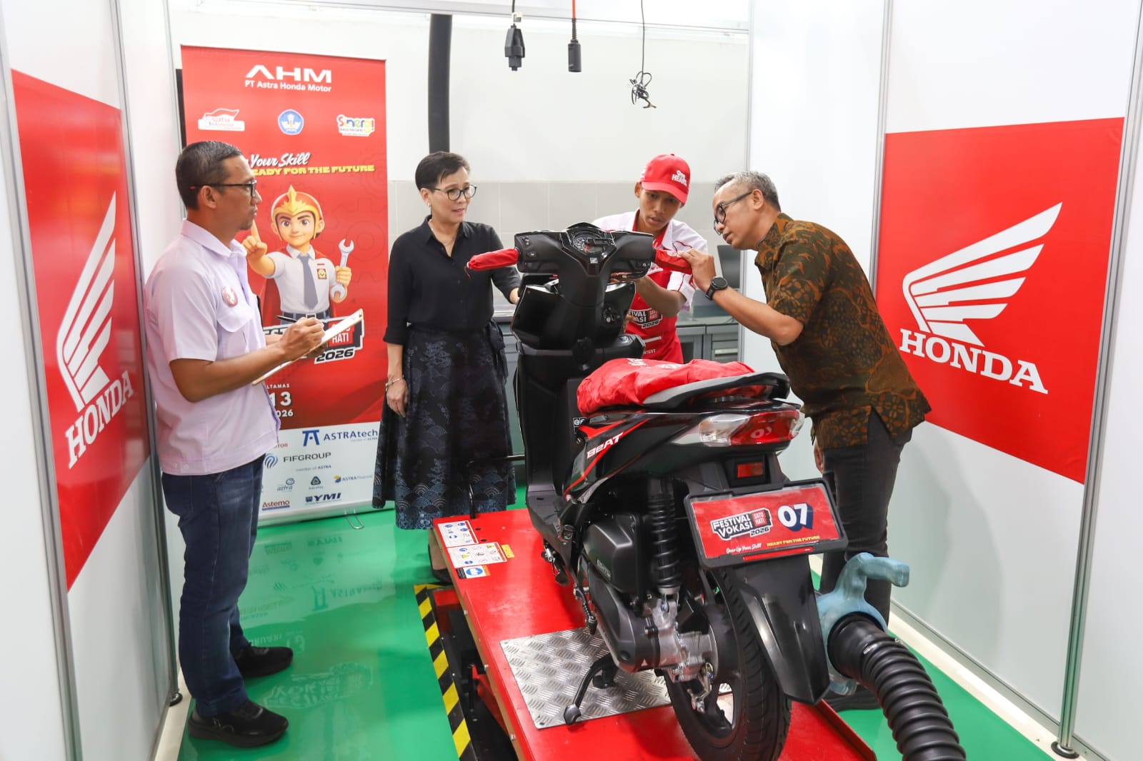 Main Dealer sepeda motor Honda di seluruh Indonesia memperkuat kolaborasi dunia pendidikan dan industri dengan menggelar Festival Vokasi Satu Hati (FeVoSH) 2026