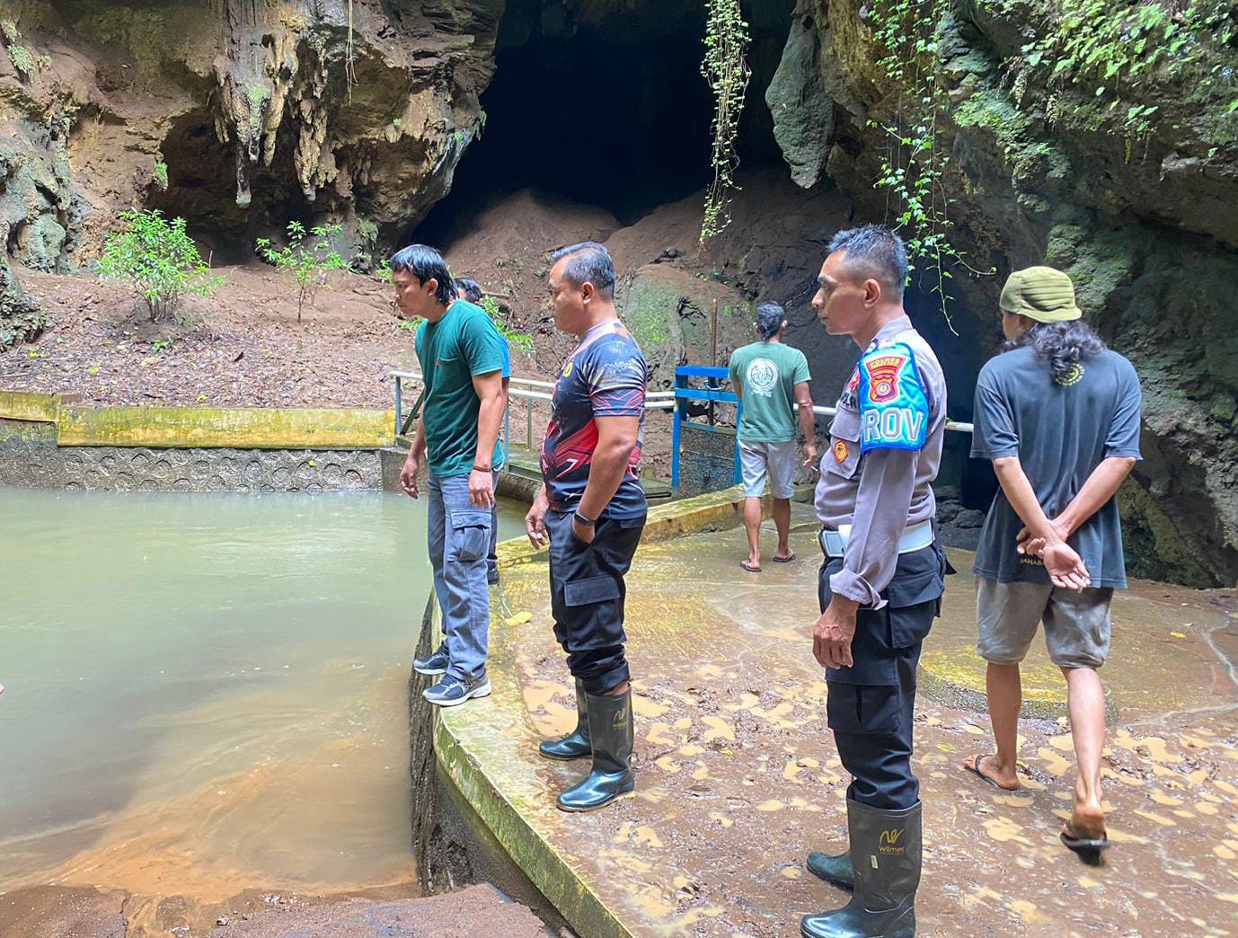 Dukuh muda asal Sempon Wetan Kalurahan Dadapayu meninggal dunia usai selamat dua mahasiswa yang terseret arus sungai Ngreneng.