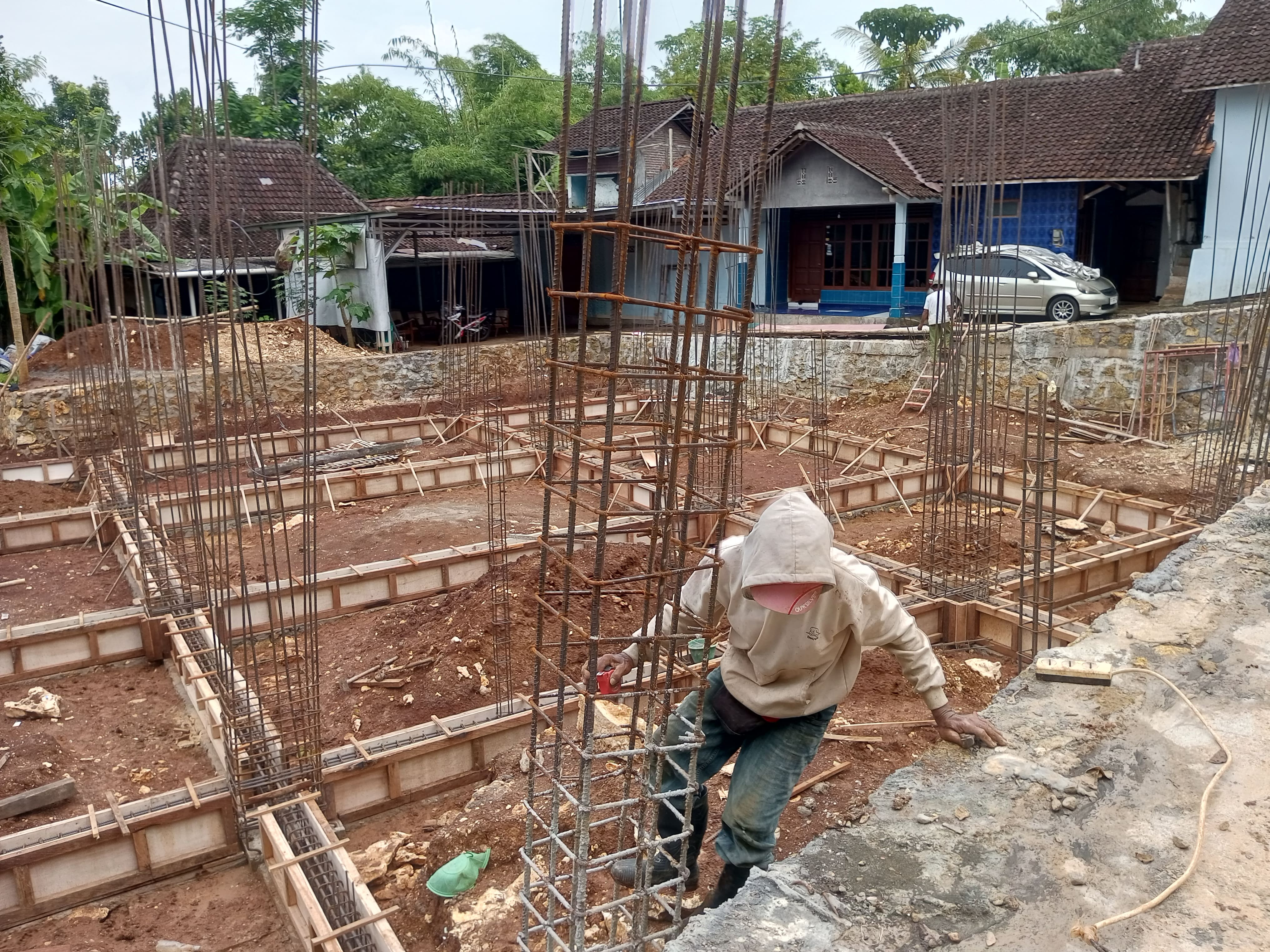 Ketua II Takmir Masjid Al-Huda Gari Budi Antoro mengaku, memasuki Ramadan progres pembangunan masjid baru menyentuh angka 7,9 persen.  &nbsp;