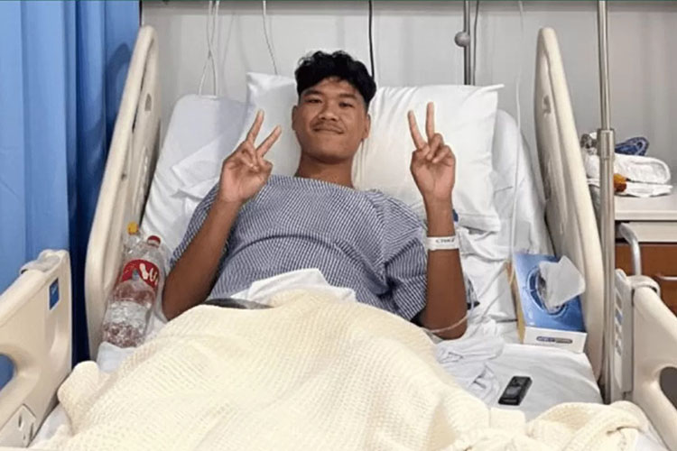 PEMULIHAN: Pemain muda PSS Sleman Ferrel Arda Santoso setelah dioperasi.