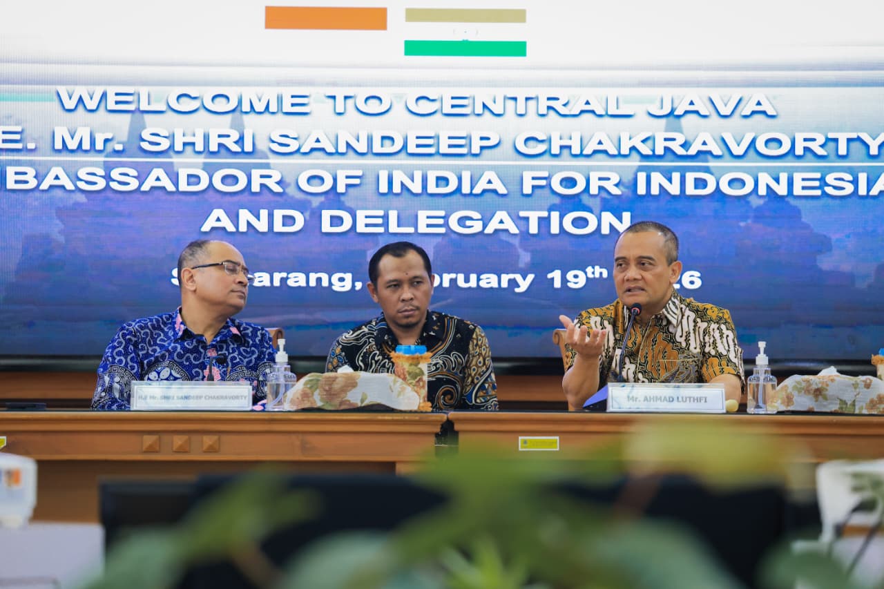 Gubernur Jawa Tengah Ahmad Luthfi saat menerima kunjungan kehormatan dari Duta Besar (Dubes) India untuk Indonesia Shri Sandeep Chakravorty di kantornya, Kamis (19/2/2026).
