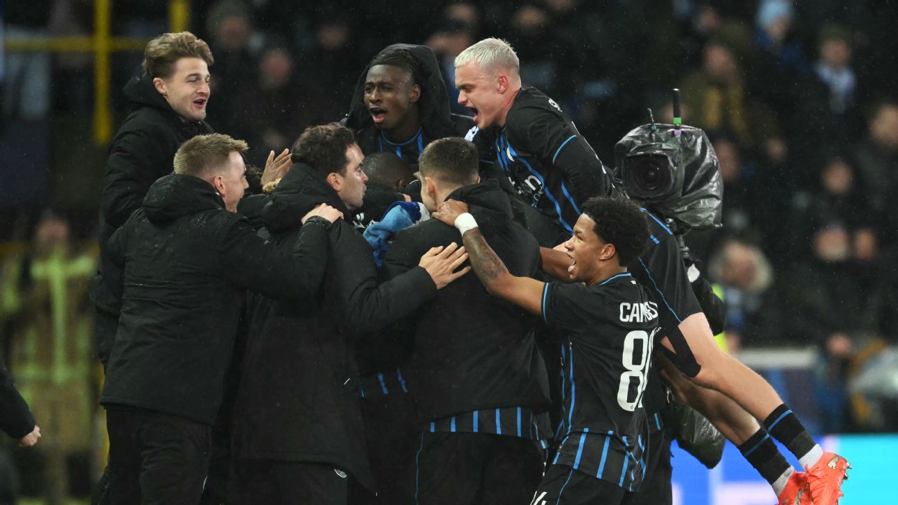 Selebrasi pemain Club Brugge setelah Christos Tzolis mencetak gol penyeimbang di menit akhir melawan Atletico Madrid