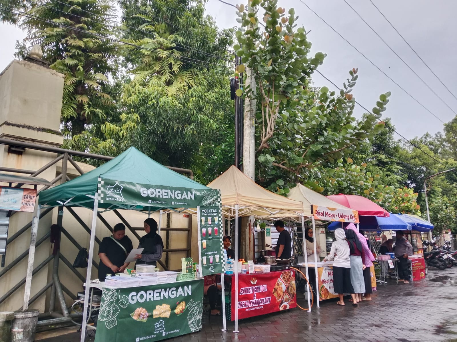 GEMPAR: Pedagang aneka makanan dan minuman Grebeg Takjil di Pasar Sleman