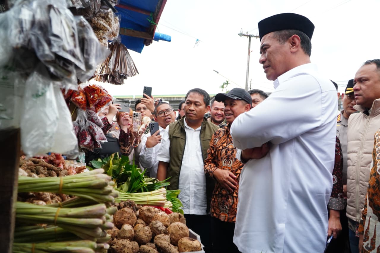 Menteri Pertanian (Mentan) Andi Amran Sulaiman langsung turun ke lapangan usai menerima laporan kenaikan harga dari masyarakat. 