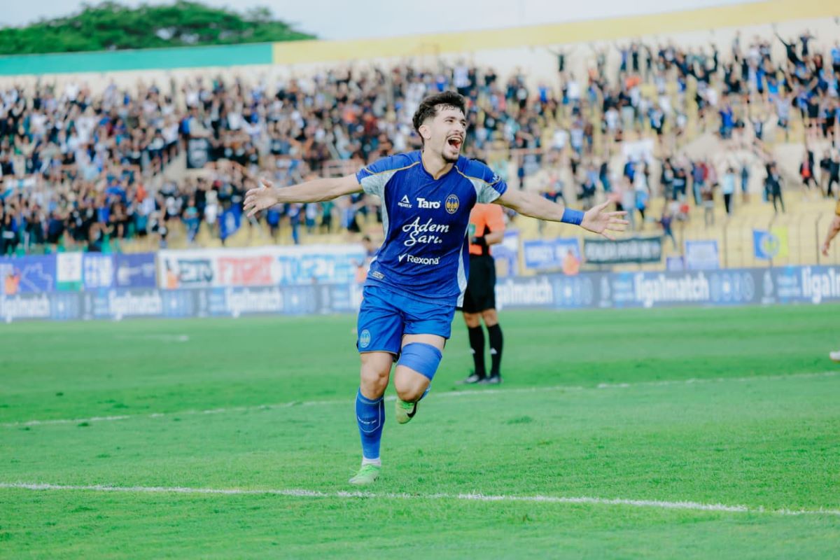 Foto pemain PSIM Jogja asal Tajikistan Rahmatsho Rahmatzoda