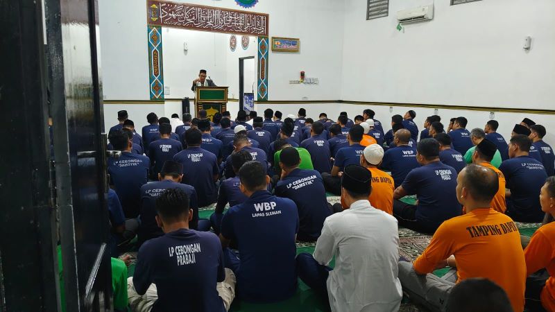 SEMARAK: Warga binaan Lapas Kelas IIB Sleman mengikuti kegiatan keagaaman.