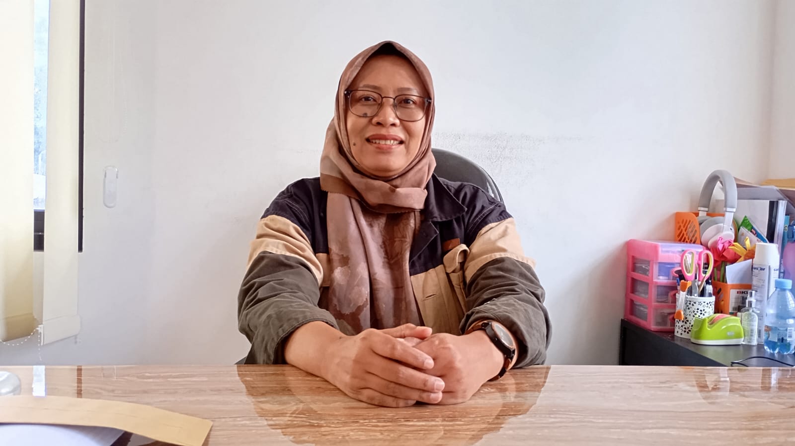 Kepala Bidang Jalan dan Jembatan Dinas Pekerjaan Umum Perumahan dan Kawasan Permukiman (DPUPKP) Kota Jogja Hasri Nilam Baswari di kantornya, Selasa (24/2/2026).