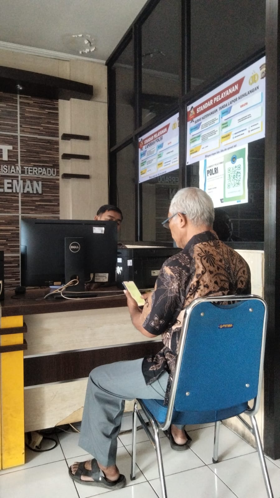 Pensiunan ASN Sleman yang melapor ke Polresta Sleman terkait penipuan.  