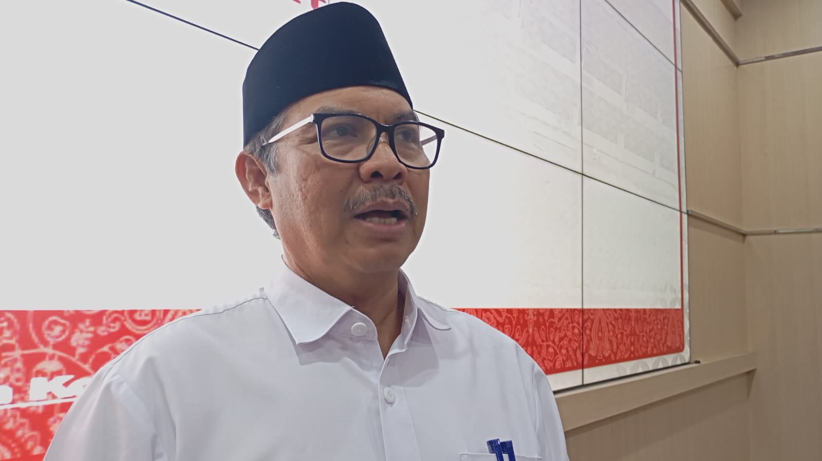 Mantan Bupati Kulonprogo periode 2011&ndash;2016 dan 2016&ndash;2019 yang juga Wali Kota Jogja Hasto Wardoyo saat ditemui di Balai Kota Jogja, Rabu (25/2/2026).