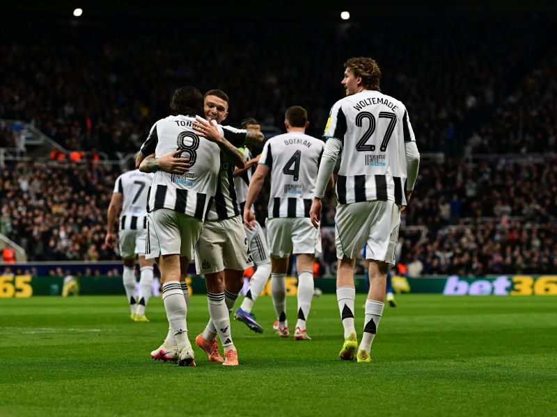 Selebrasi para pemain Newcastle United dalam kemenangan atas Qarabag di Liga Champions