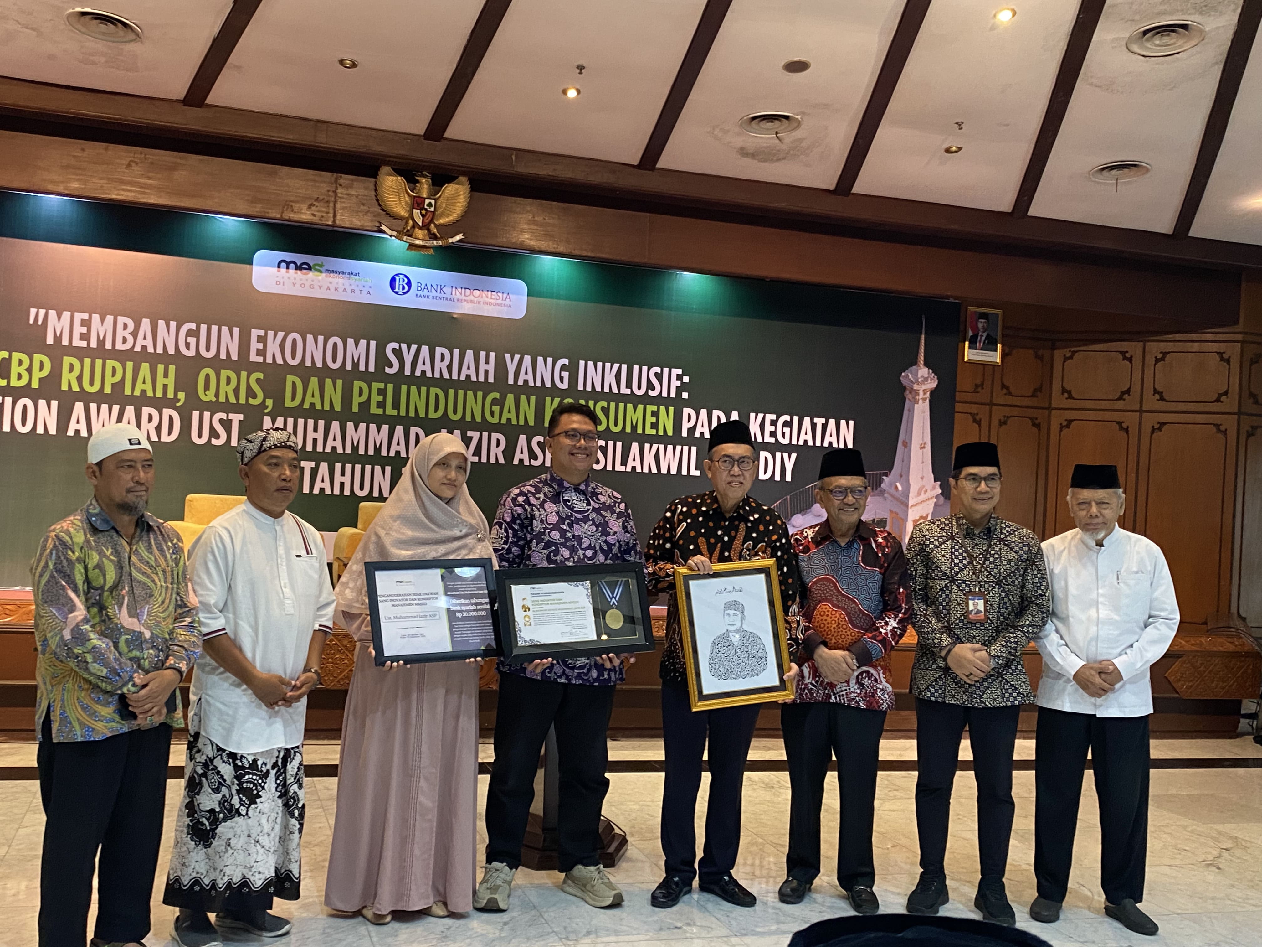 Penghargaan MES DIY untuk Ustad Jazir