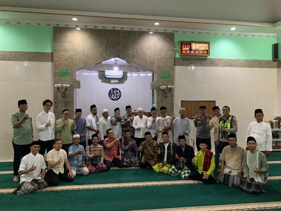 Pemkot Jogja menyalurkan bantuan total Rp 14,5 juta dan sejumlah Alquran saat Safari Tarawih di Masjid Baitussalam, Kamis (26/2/2026). 