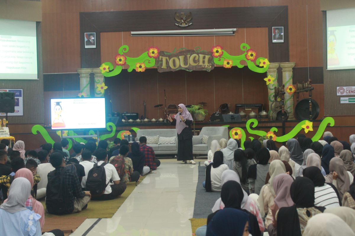 OPTIMIS: Pembina OSIS SMK-SMTI Yogyakarta Gana Waskito saat ditemui di kantornya, Kamis (26/2/2026)