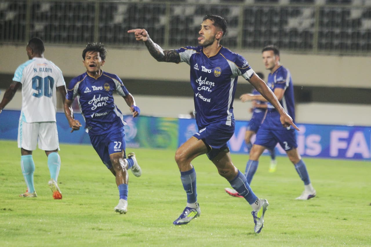 Selebrasi Franco Ramos Mingo usai menjebol gawang PSBS
