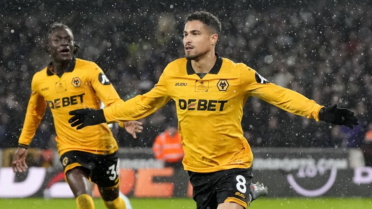 Selebrasi Joao Gomes dalam kemenangan Wolves atas Aston Villa di Premier League