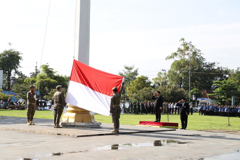 Bupati Bantul Abdul Halim Muslih sedang memimpin peringatan Hari Penegakan Kedaulatan Negara Minggu (1/3).