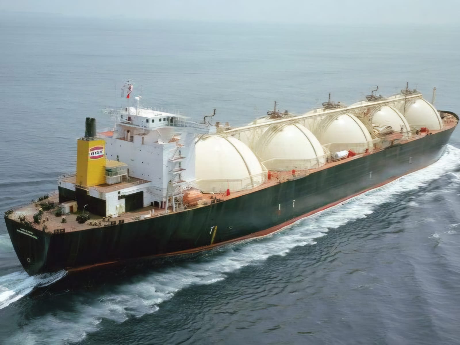 Konflik Iran&ndash;AS&ndash;Israel Memanas, Jalur Energi Dunia Terancam Terganggu (Pinterest).