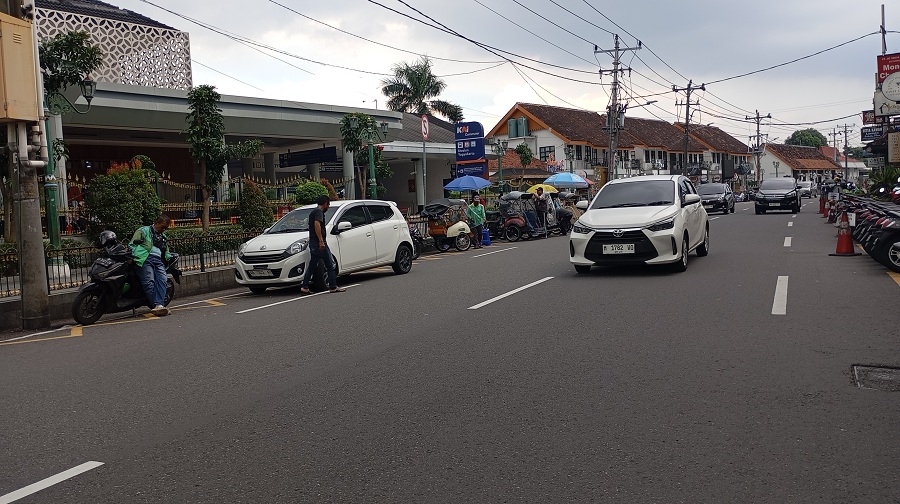MARAK :&nbsp;Situasi Jalan Pasar Kembang, Kota Jogja Rabu (4/3/2026). Polisi sudah melakukan penindakan di lokasi tersebut namun pelanggaran masih marak.