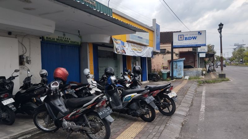 TEMPAT KHUSUS: Lokasi parkir di Balai Muslimim Bantul Jalan Jenderal Sudirman, Ngangkringan, Bantul, Bantul.