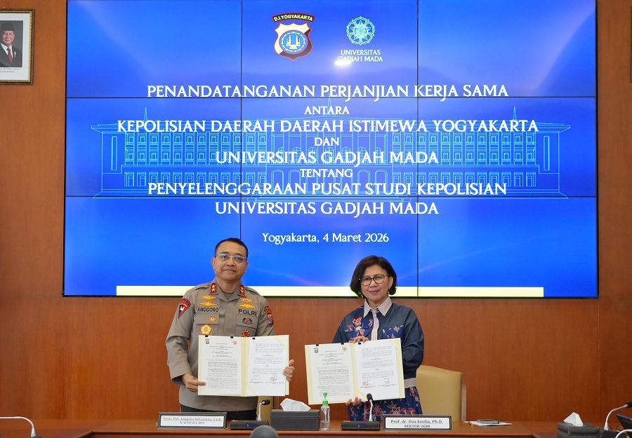 SEREMONI: UGM dan Polda DIY teken kerja sama bangun Pusat Studi Kepolisian.