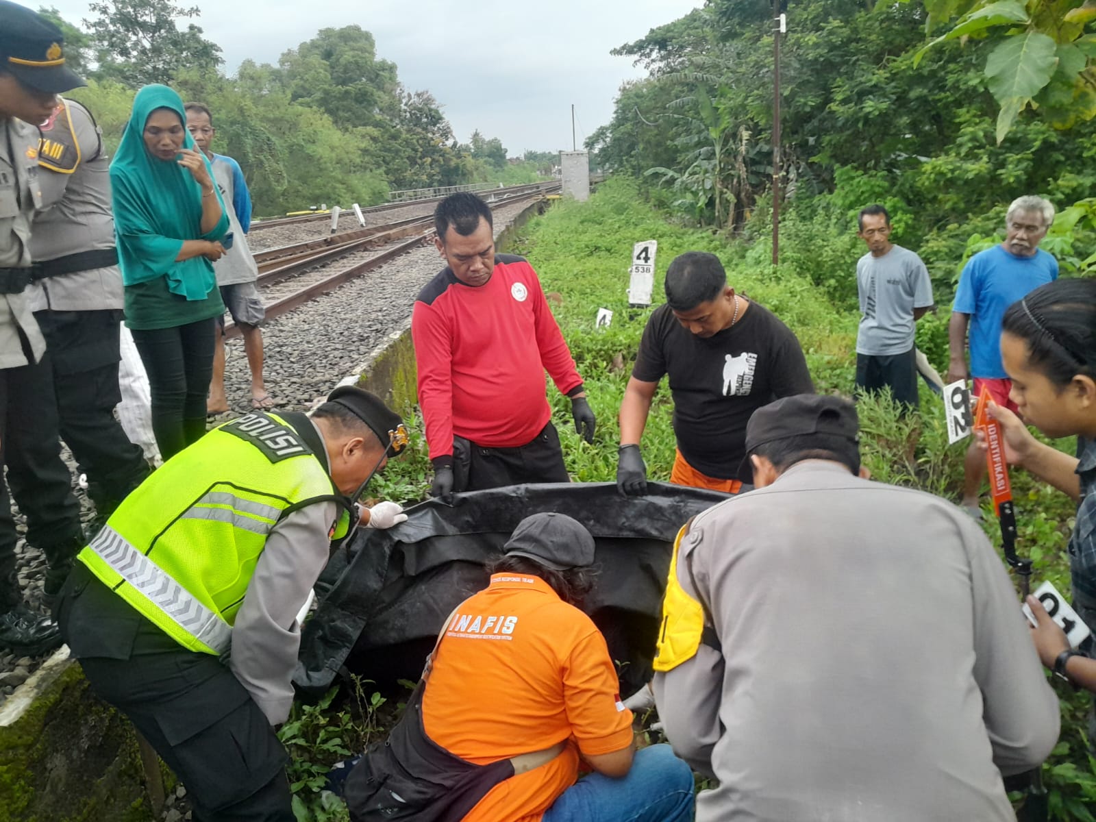 Penanganan kasus bocah tertemper kereta di Gamping Rabu (4/3).