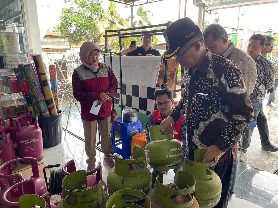 Pemkab Sleman melakukan pemantauan gas elpiji 3 kilogram di dua agen di Sleman Kamis (5/3/2026). Pemkab memastikan ketersediaannya aman menjelang Lebaran. 