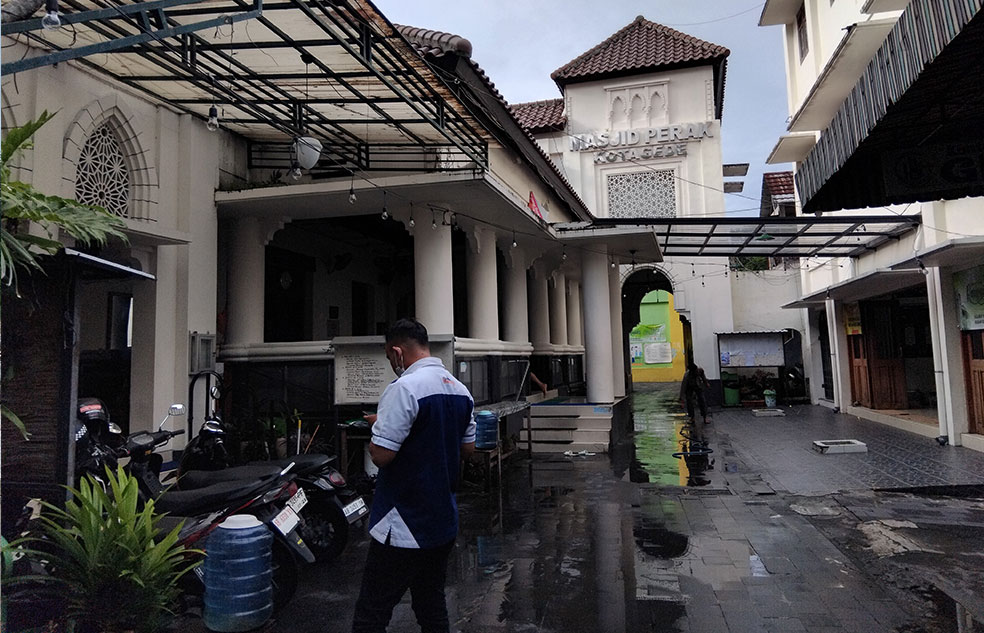 Suasana Masjid Perak Kotagede 
